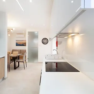 Fl56 - New 3storey House - Private Entrance & Roof Floriana